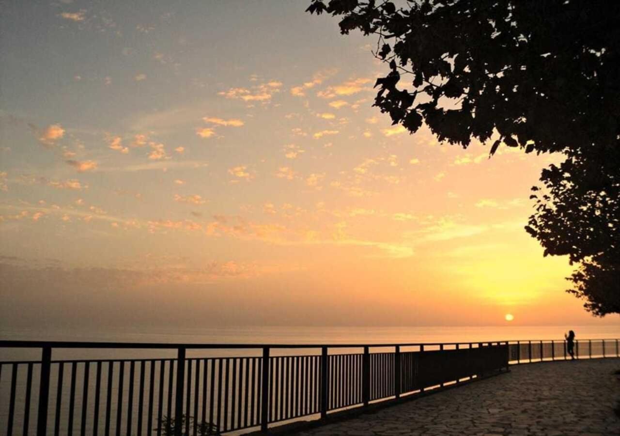 Uno Spettacolo Della Natura San Lucido Bagian luar foto